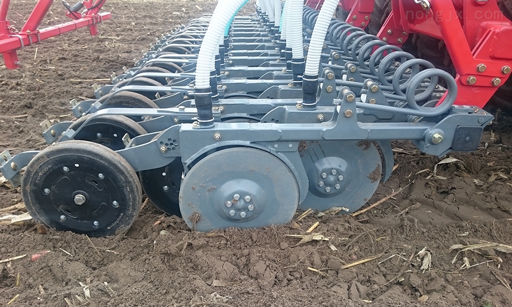 v-tech开沟器:双圆盘直径350mm(4) / 300mm(6),压实轮尺寸φ300x50mm
